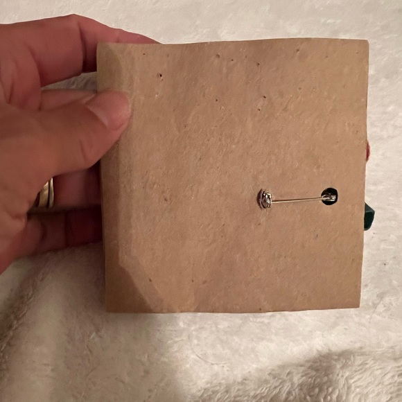 Flower zipper pin, Amish made, new on card - Picture 3 of 5